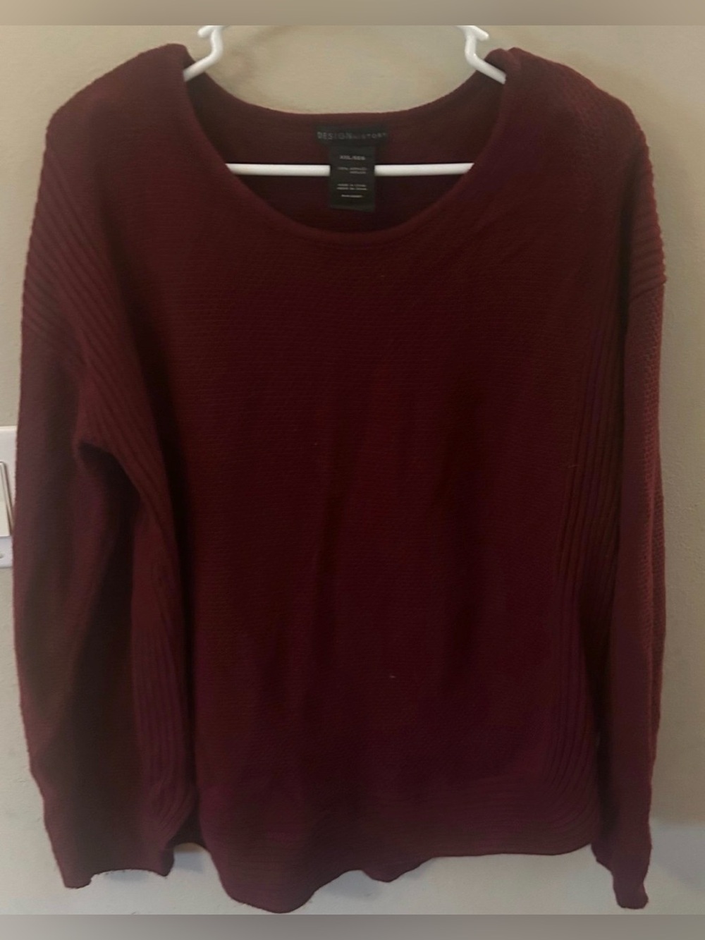 Women's maroon Crewneck Sweater